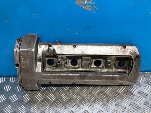 MERCEDES 1190160805 Крышка клапанная левая в наличии Днепр