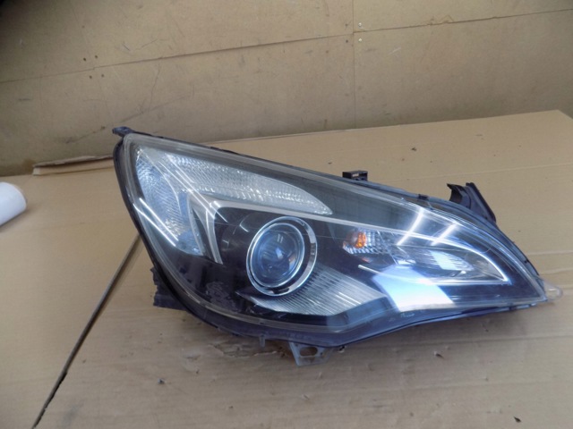 OPEL 13281277 Правая фара в наличии Ровно