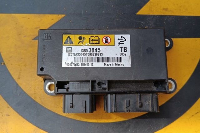 Блок управления airbag 13503645 OPEL