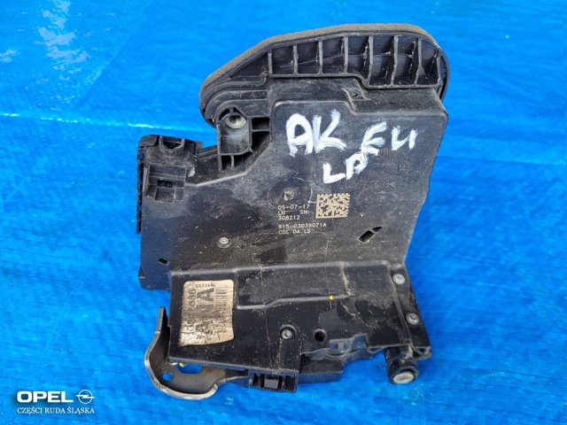 Замок двери водителя 13597536 OPEL