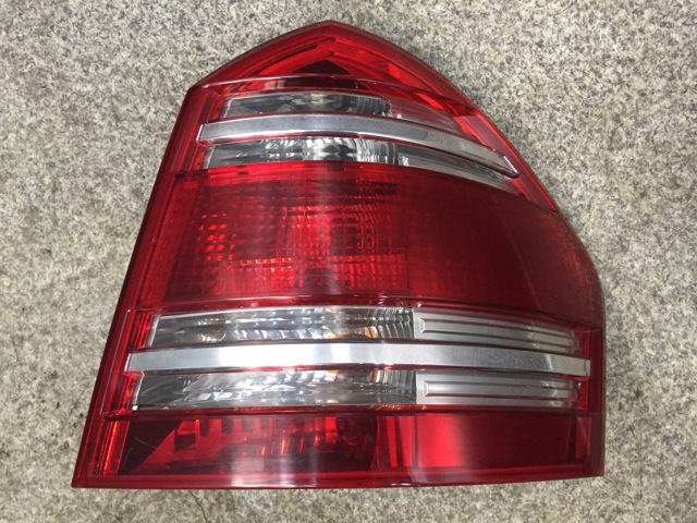 Фонарь задний правый 1648200664 MERCEDES