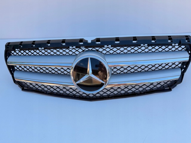 MERCEDES 1648880411 Эмблема решетки радиатора в наличии Житомир
