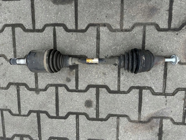 1673308701 MERCEDES Полуось (привод) передняя левая купить в Ужгород