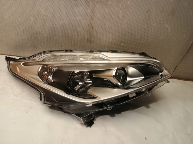 PEUGEOT 1685352780 Правая фара в наличии Павлоград