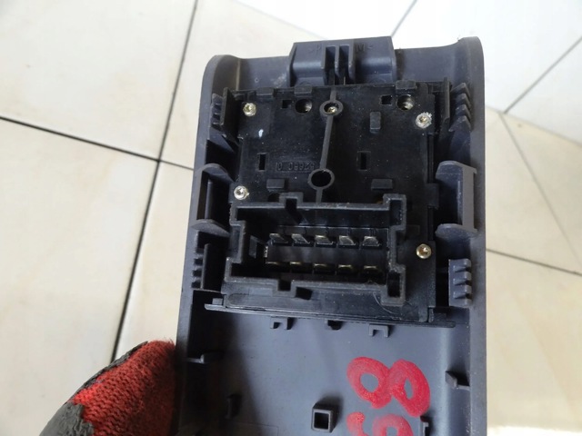 MERCEDES 1686830408 в наличии Кривой Рог
