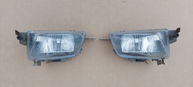 1688200856 MERCEDES Фара противотуманная правая купить в Полтава