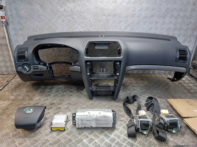 VAG 1Z0857701A Ремень безопасности передний левый в наличии Каменское