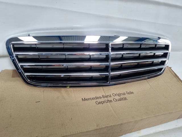 MERCEDES 2038800223 Решетка радиатора в наличии Одесса