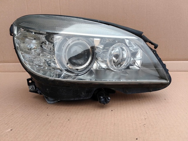 MERCEDES 2048200259 Правая фара в наличии Ирпень