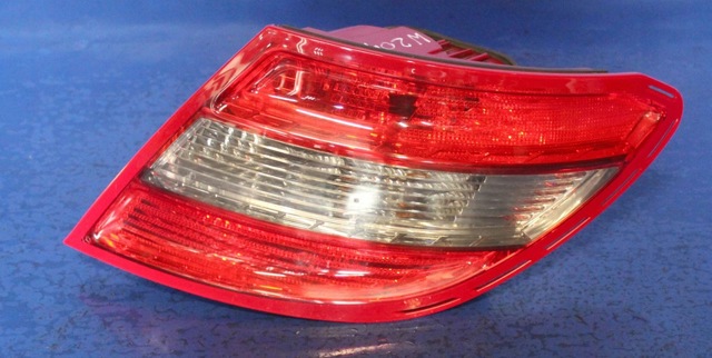MERCEDES 2048203064 Фонарь задний правый в наличии Чернигов