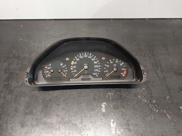2105406747 MERCEDES Приборная доска (щиток приборов) купить в Киев