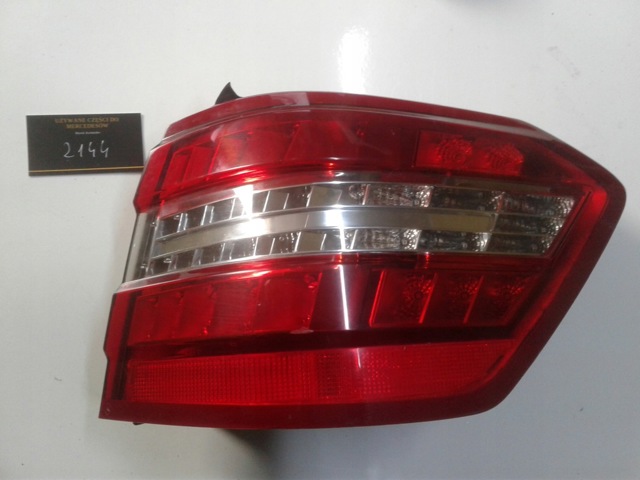 2128204064 MERCEDES Фонарь задний правый внешний купить в Хмельницкий