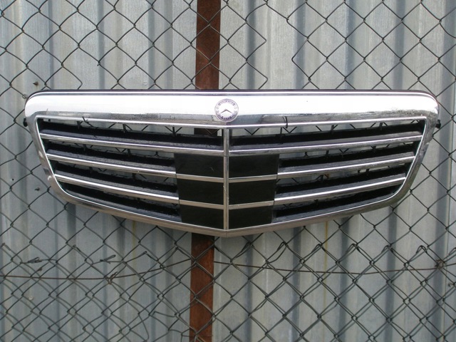2128800383 MERCEDES Решетка радиатора купить в Ровно