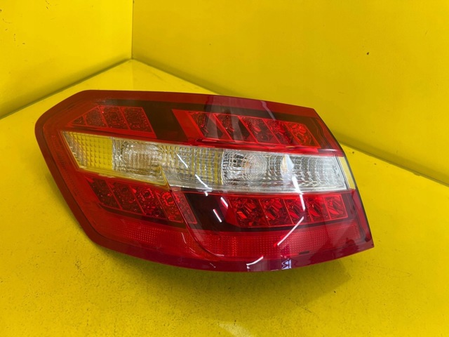MERCEDES 2129066801 Фонарь задний левый внешний в наличии Ужгород