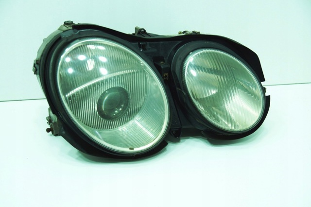 MERCEDES A2158200261 Правая фара в наличии Винница