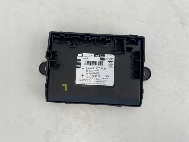 MERCEDES 2218709986 в наличии Ирпень