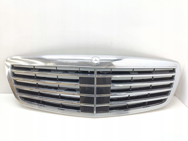 MERCEDES 2218800283 Решетка радиатора в наличии Украина