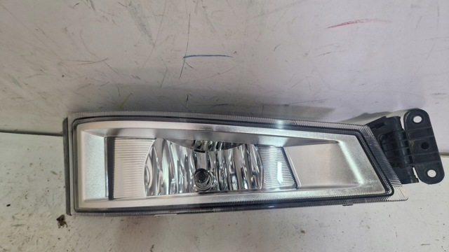 VOLVO 22332592 Фара противотуманная правая в наличии Львов