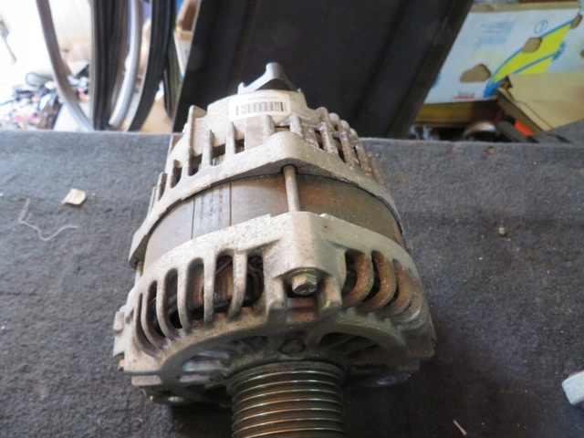 231004028R RENAULT Генератор купить в Каменское