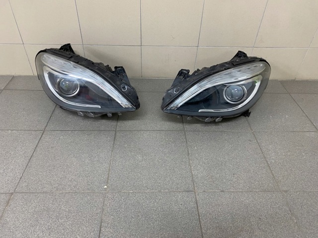 MERCEDES A2468200239 Правая фара в наличии Полтава
