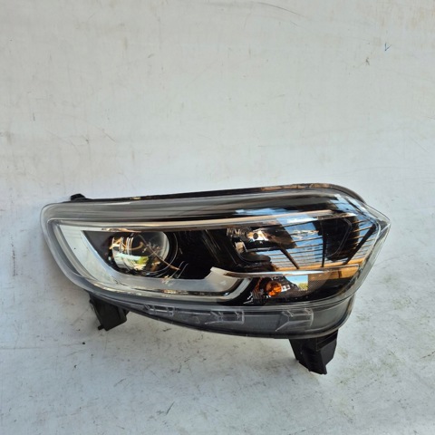 260105845R RENAULT Фара правая купить в Чернигов