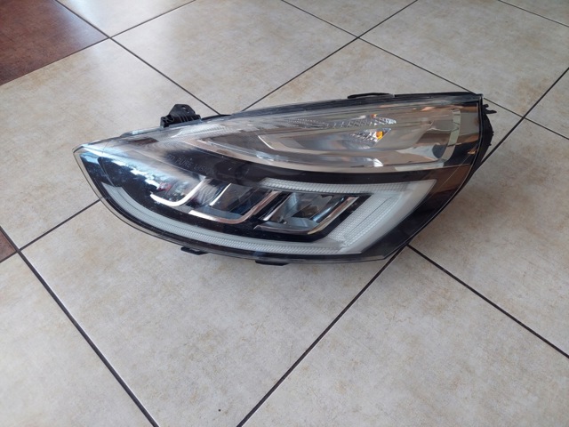 260606098R RENAULT Левая фара купить в Черновцы
