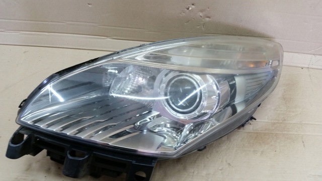 260607549R RENAULT Левая фара купить в Ирпень