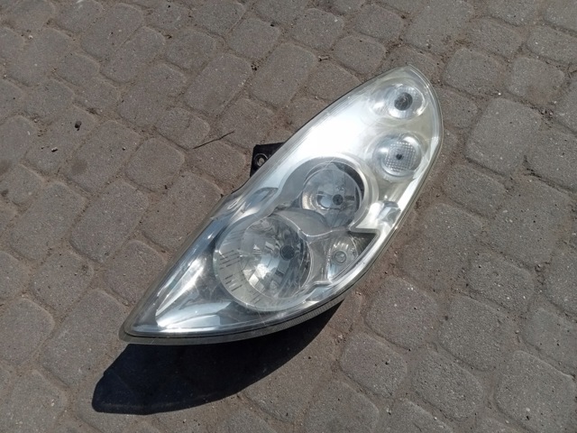 260608210R RENAULT Левая фара купить в Житомир