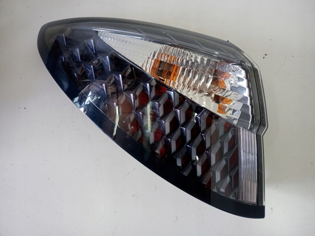 RENAULT 265559201R Фонарь задний левый внешний в наличии Украина