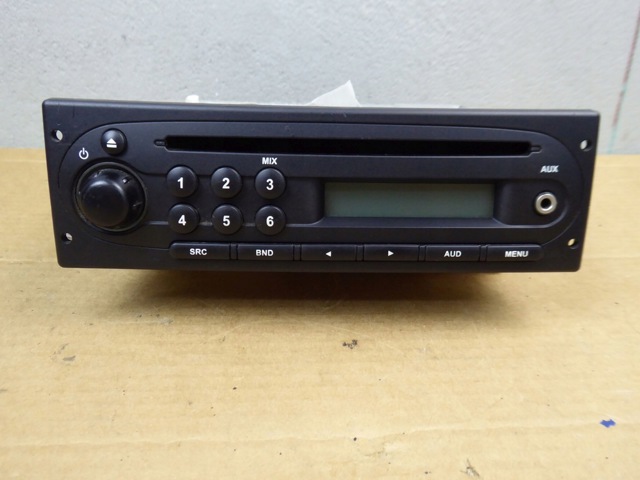 RENAULT 281115428R Магнитола (радио AM/FM) в наличии Черновцы