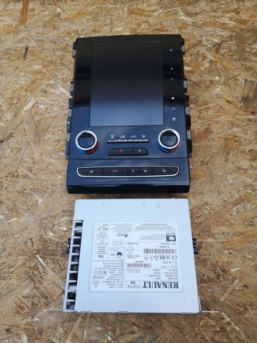 RENAULT 281150829R Магнитола в наличии Полтава