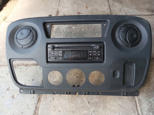 RENAULT 281152296R Магнитола (радио AM/FM) в наличии Запорожье