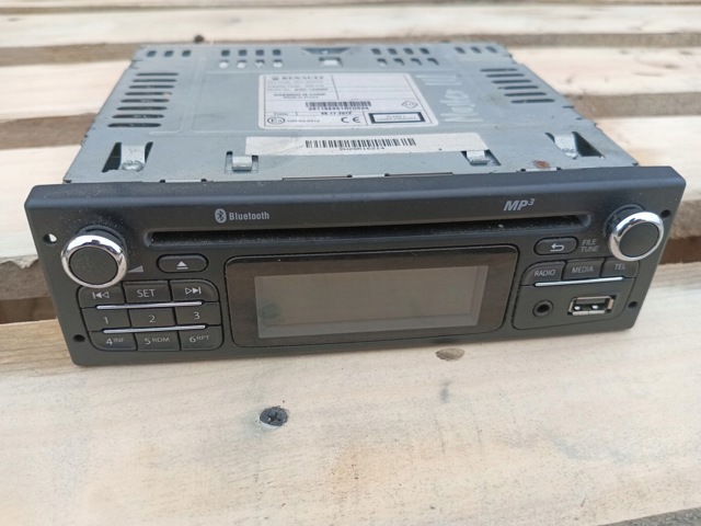 RENAULT 281156951R Магнитола (радио AM/FM) в наличии Черновцы