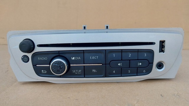 RENAULT 281157081R Магнитола (радио AM/FM) в наличии Ровно