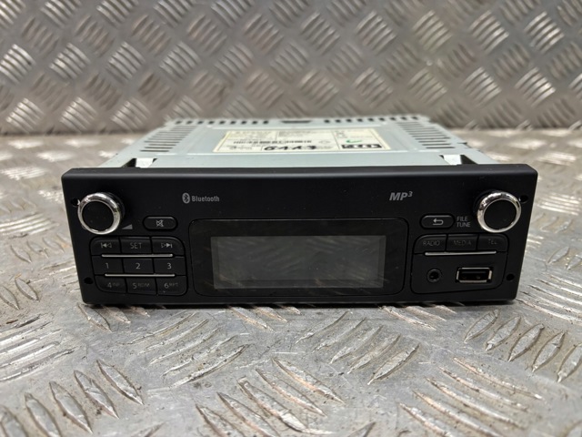 281158307R RENAULT Магнитола (радио AM/FM) купить в Николаев