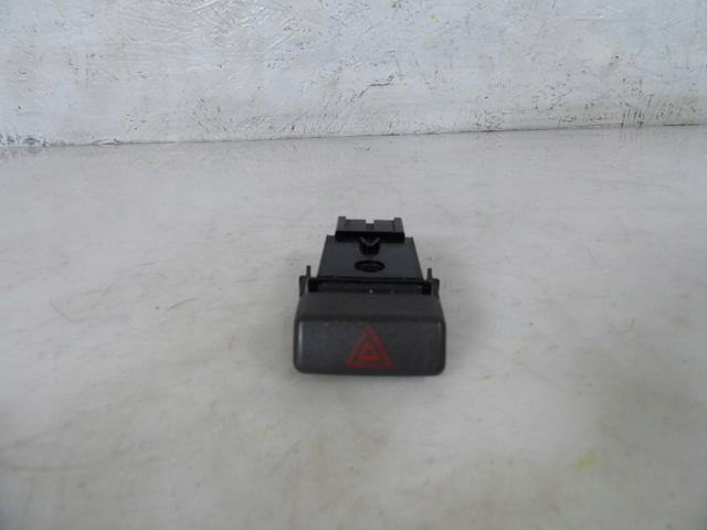 Аварийная кнопка Volvo V40