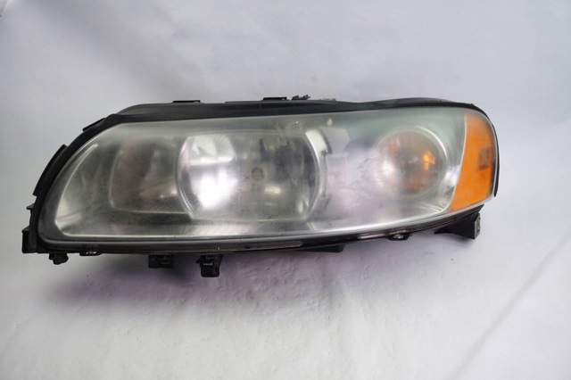 VOLVO 30698846 Фара левая в наличии Одесса