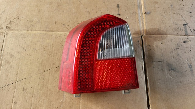 VOLVO 30698983 Фонарь задний левый в наличии Сумы