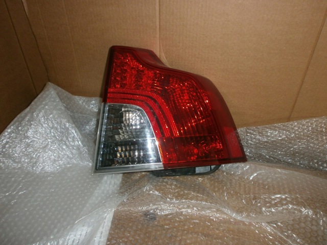 VOLVO 30763496 Фонарь задний правый в наличии Полтава