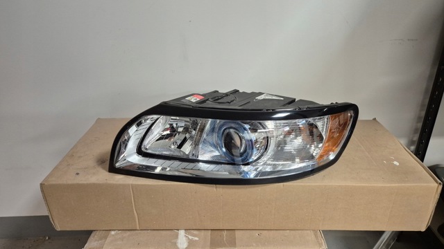 Фара основная левая 31299613 VOLVO
