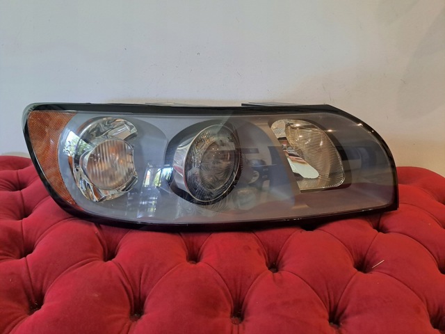 VOLVO 31335240 Фара правая в наличии Ровно