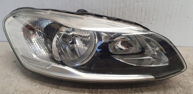 VOLVO 31358110 Правая фара в наличии Полтава