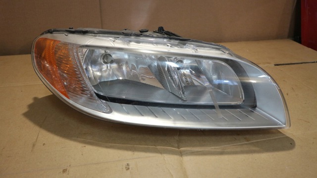 VOLVO 31383543 Правая фара в наличии Одесса