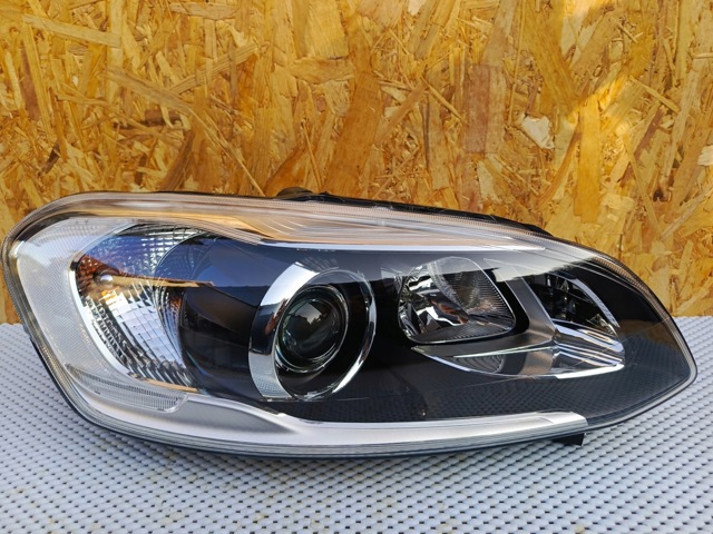 31395897 VOLVO Фара правая купить в Запорожье