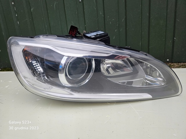 31420109 VOLVO Правая фара купить в Ужгород