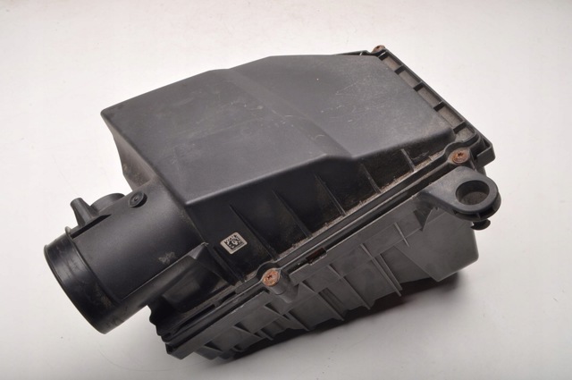 31439658 VOLVO Корпус воздушного фильтра купить в Тернополь