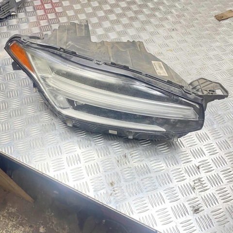 VOLVO 31446687 Фара правая в наличии Павлоград