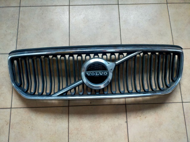 31457342 VOLVO Решетка радиатора купить в Киев