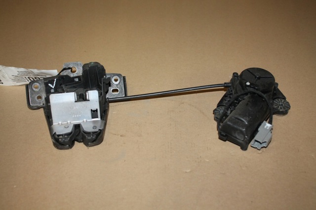 31462203 VOLVO Замок багажника купить в Тернополь