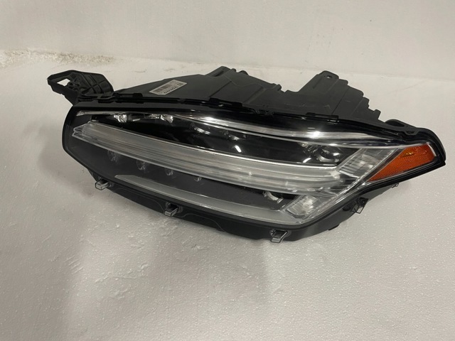 31468663 VOLVO Фара левая купить в Кривой Рог